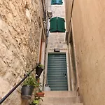Pylon Πανσιόν