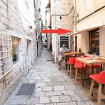 Pylon Πανσιόν 4*