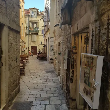 Casa de hóspedes Pylon 4*